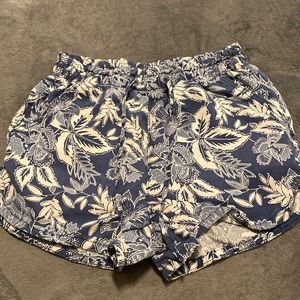 THE CUTEST HAWAIIN SHORTS